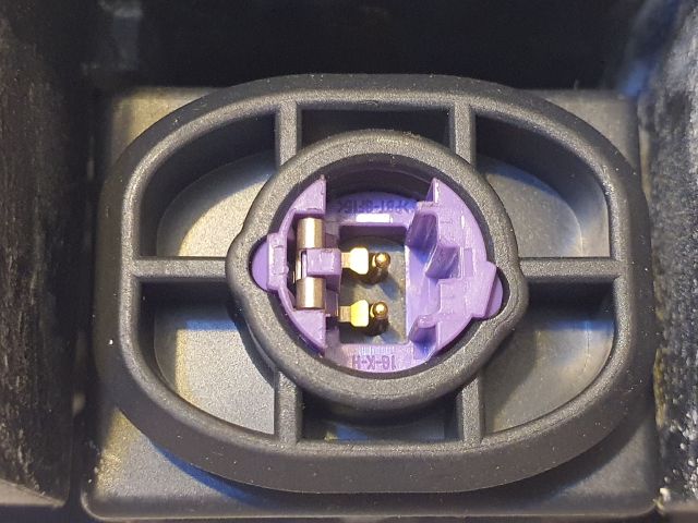 bontott AUDI A5 Akkumulátor Saru Elektronikával