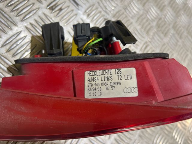 bontott AUDI A5 Bal Belső Hátsó Lámpa