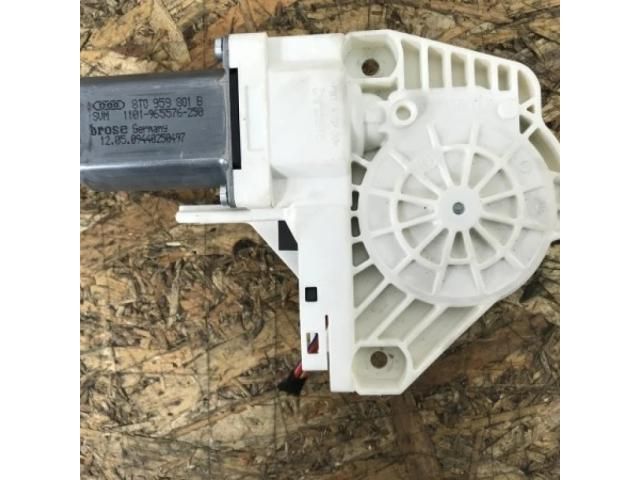 bontott AUDI A5 Bal első Ablakemelő Motor