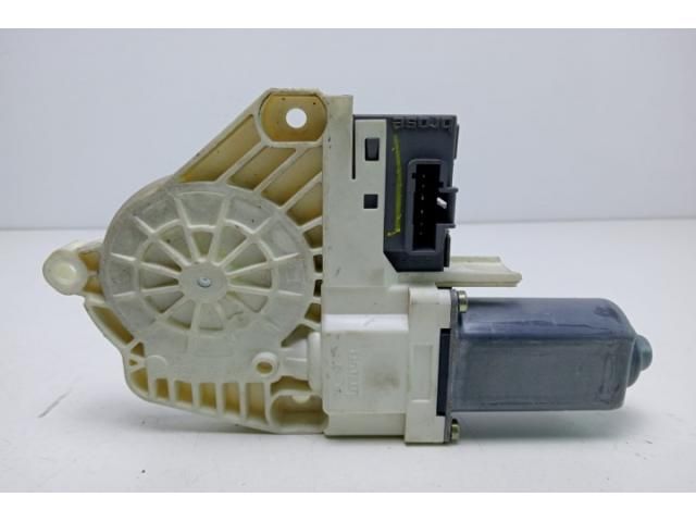 bontott AUDI A5 Bal első Ablakemelő Motor