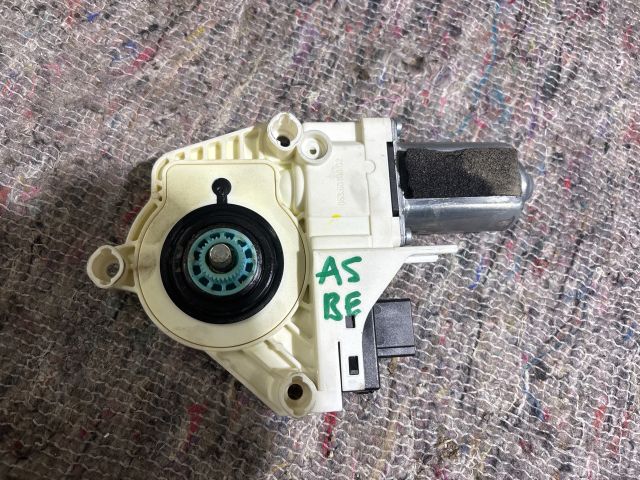 bontott AUDI A5 Bal első Ablakemelő Motor