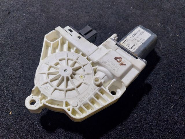 bontott AUDI A5 Bal első Ablakemelő Motor