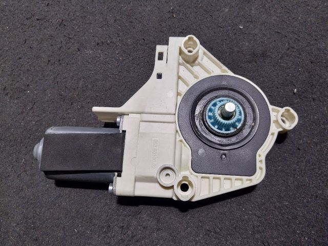 bontott AUDI A5 Bal első Ablakemelő Motor