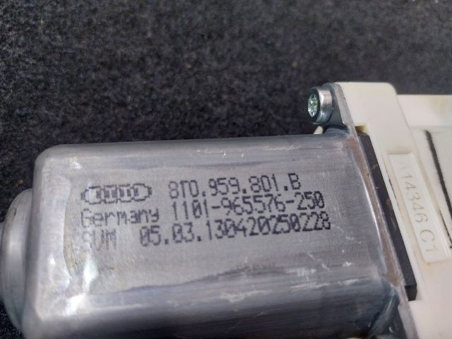 bontott AUDI A5 Bal első Ablakemelő Motor