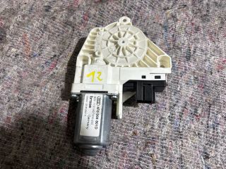 bontott AUDI A5 Bal első Ablakemelő Motor