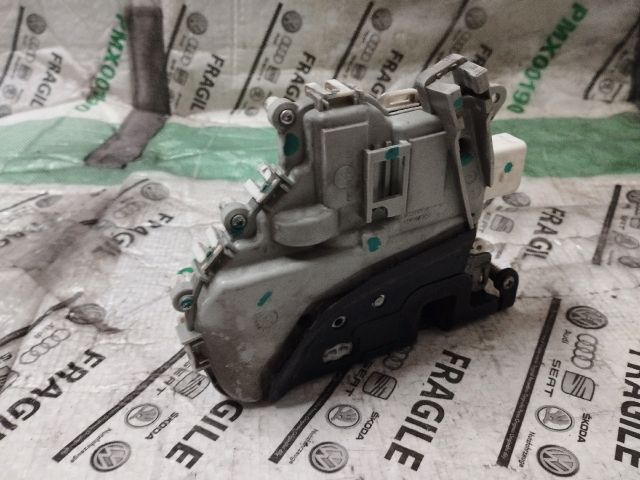 bontott AUDI A5 Bal első Ajtózár