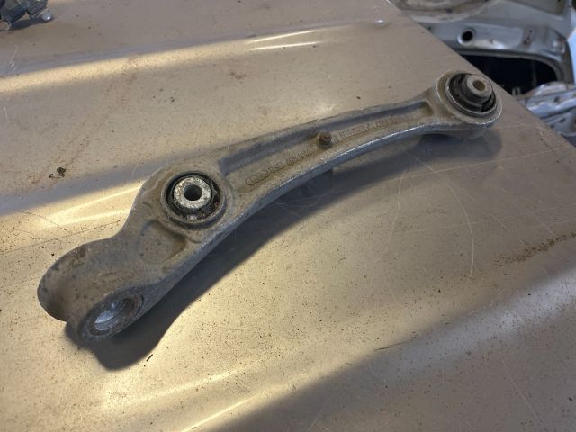 bontott AUDI A5 Bal első Alsó Első Lengőkar