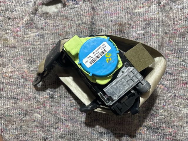 bontott AUDI A5 Bal első Biztonsági Öv