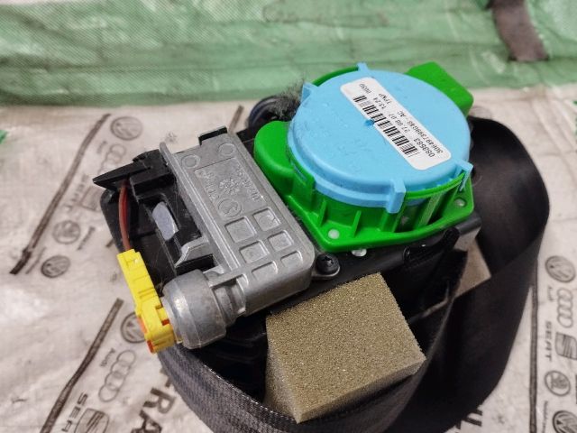 bontott AUDI A5 Bal első Biztonsági Öv