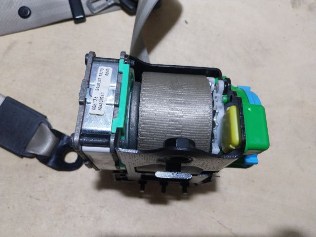 bontott AUDI A5 Bal első Biztonsági Öv