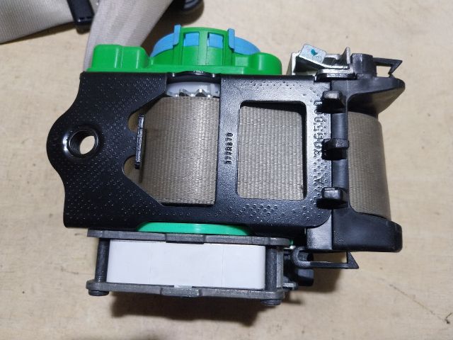 bontott AUDI A5 Bal első Biztonsági Öv