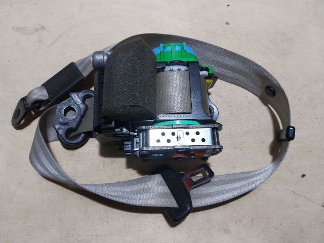 bontott AUDI A5 Bal első Biztonsági Öv