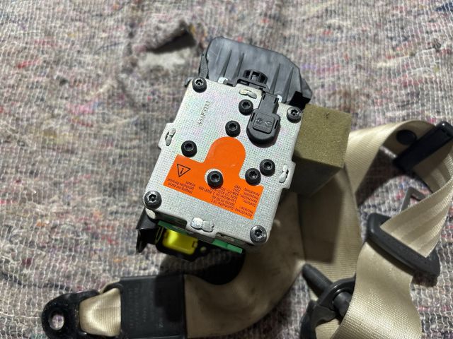 bontott AUDI A5 Bal első Biztonsági Öv