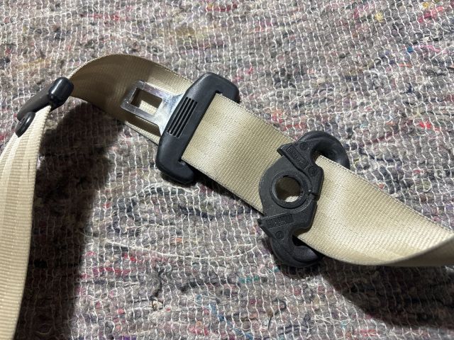 bontott AUDI A5 Bal első Biztonsági Öv