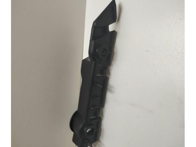 bontott AUDI A5 Bal első Lökhárító Tartó (Műanyag)