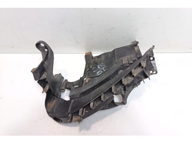 bontott AUDI A5 Bal Fényszóró Tartó