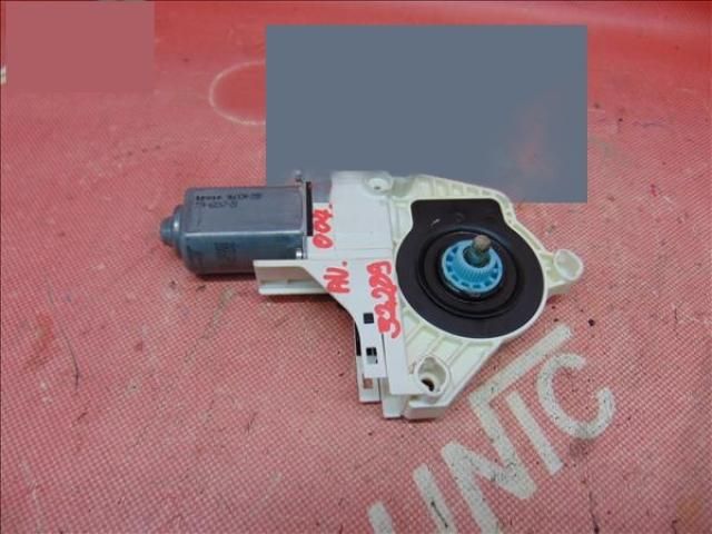 bontott AUDI A5 Bal hátsó Ablakemelő Motor