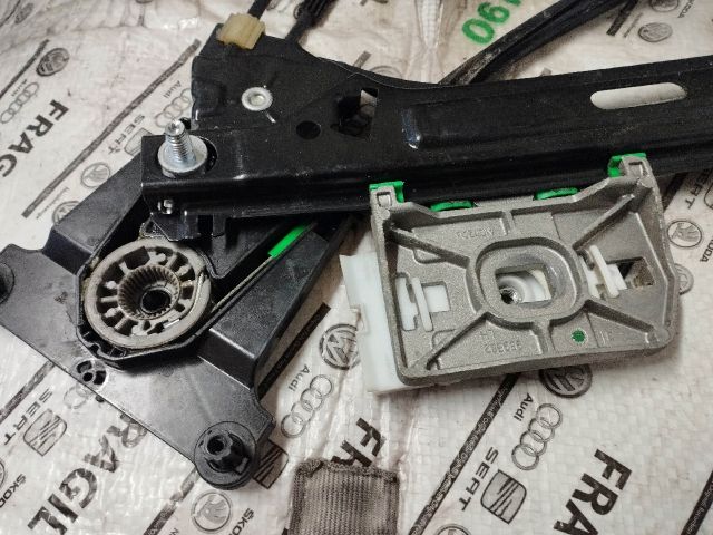 bontott AUDI A5 Bal hátsó Ablakemelő Szerkezet (Elektromos)