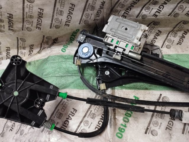 bontott AUDI A5 Bal hátsó Ablakemelő Szerkezet (Elektromos)