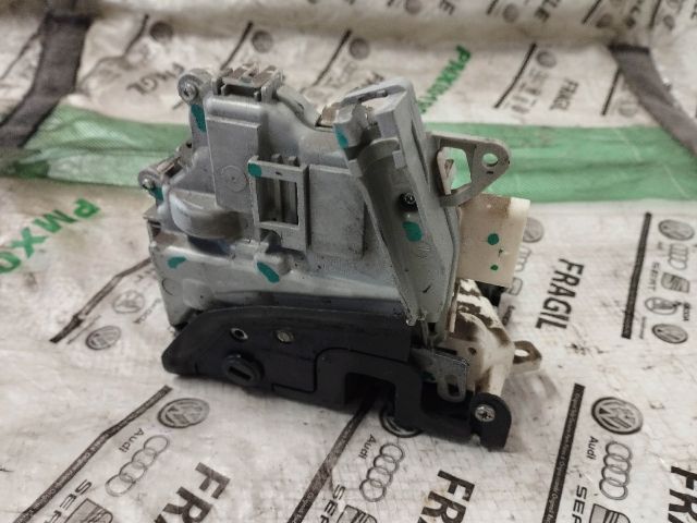 bontott AUDI A5 Bal hátsó Ajtózár