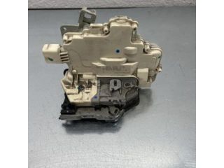 bontott AUDI A5 Bal hátsó Ajtózár