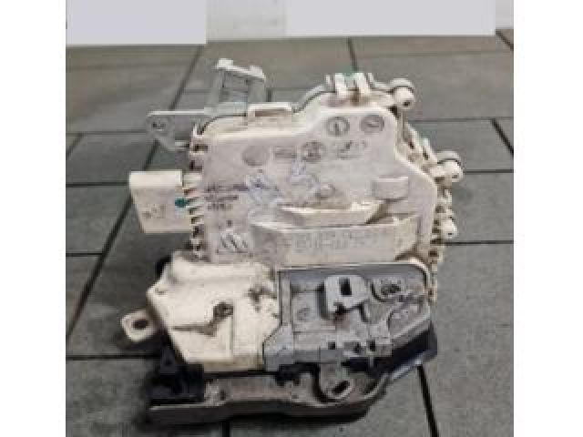 bontott AUDI A5 Bal hátsó Ajtózár