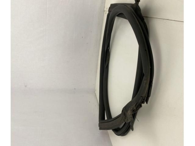 bontott AUDI A5 Bal hátsó Gumikéder