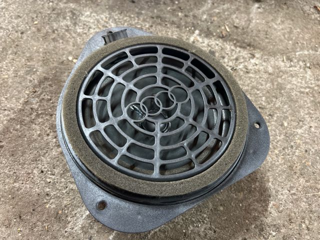 bontott AUDI A5 Bal hátsó Hangszóró