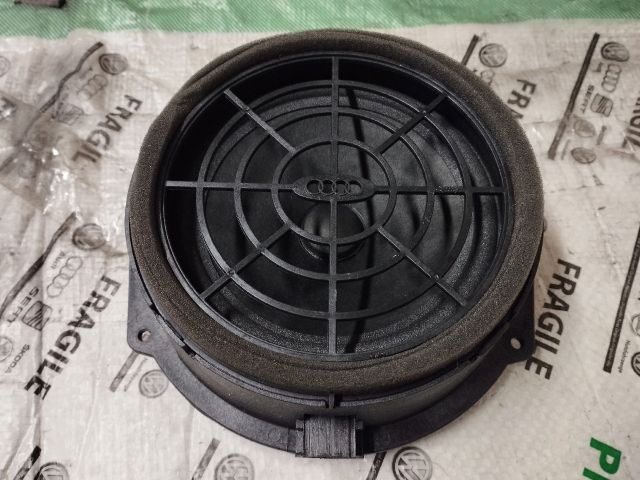 bontott AUDI A5 Bal hátsó Hangszóró