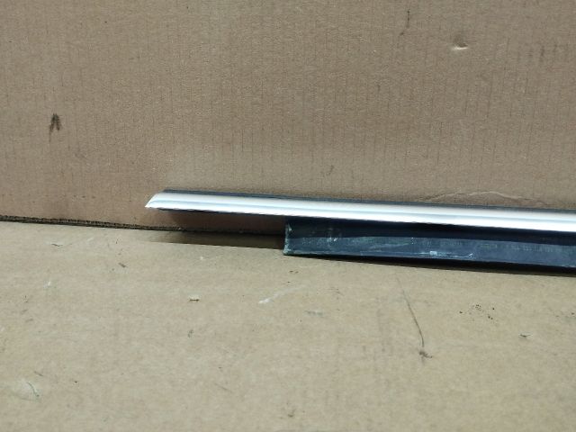 bontott AUDI A5 Bal hátsó Vízlehúzó Gumicsík