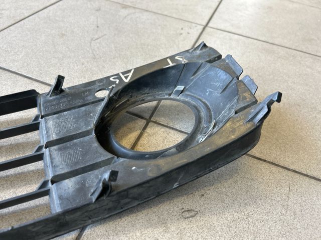 bontott AUDI A5 Bal Ködlámpa Rács