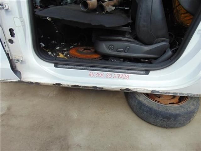 bontott AUDI A5 Bal Küszöb