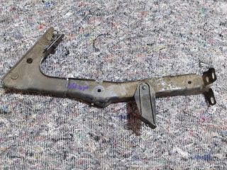 bontott AUDI A5 Bal Sárvédő Oldaltartó