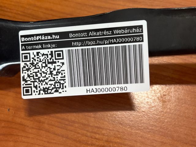 bontott AUDI A5 Bal Sárvédő Oldaltartó