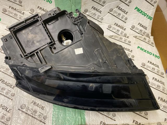 bontott AUDI A5 Bal Xenon Fényszóró