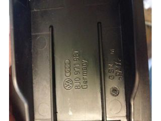 bontott AUDI A5 Biztosítéktábla Fedél