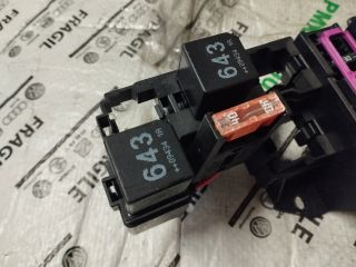 bontott AUDI A5 Biztosítéktábla Utastér