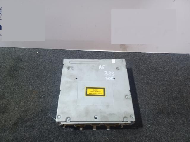 bontott AUDI A5 CD / DVD Tár