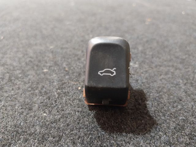 bontott AUDI A5 Csomagtér Nyitó Kar / Gomb