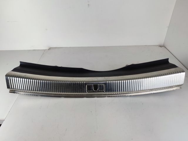 bontott AUDI A5 Csomagtérajtó Díszléc