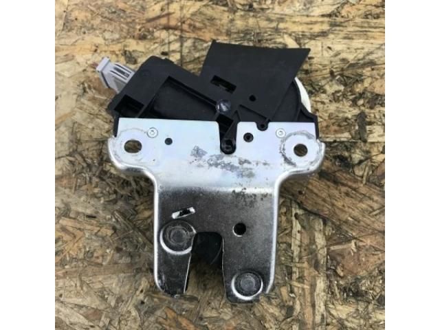 bontott AUDI A5 Csomagtérajtó Zárszerkezet