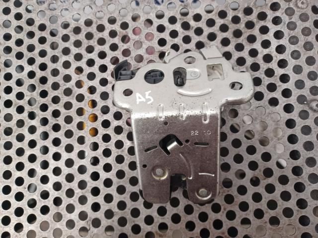bontott AUDI A5 Csomagtérajtó Zárszerkezet