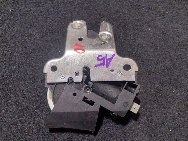 bontott AUDI A5 Csomagtérajtó Zárszerkezet