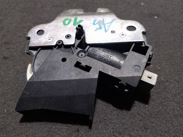 bontott AUDI A5 Csomagtérajtó Zárszerkezet