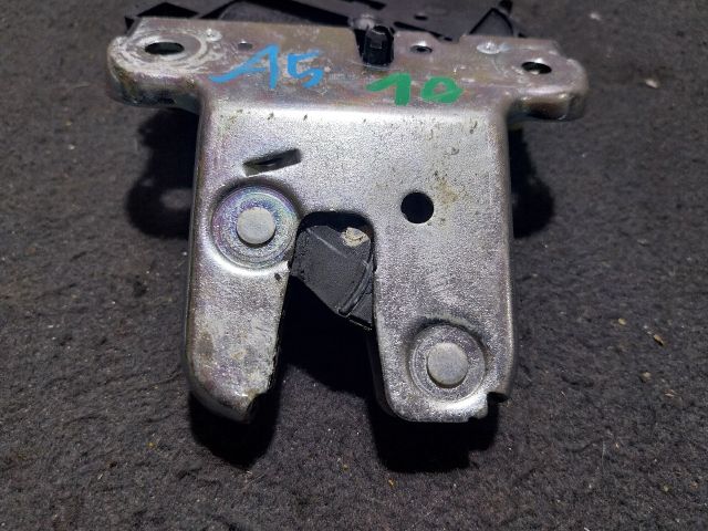 bontott AUDI A5 Csomagtérajtó Zárszerkezet