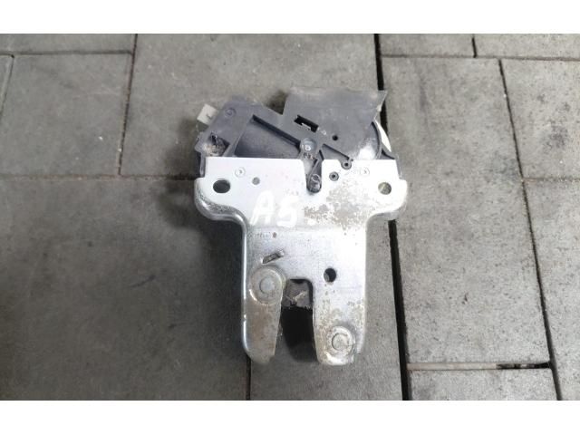 bontott AUDI A5 Csomagtérajtó Zárszerkezet