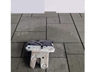 bontott AUDI A5 Csomagtérajtó Zárszerkezet