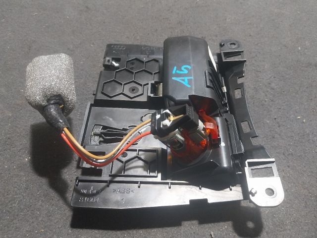 bontott AUDI A5 Első Hamutartó