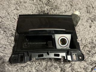 bontott AUDI A5 Első Hamutartó