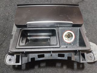 bontott AUDI A5 Első Hamutartó